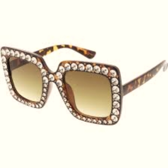 Oversized stud Sunglasses - Picture 2 of 2